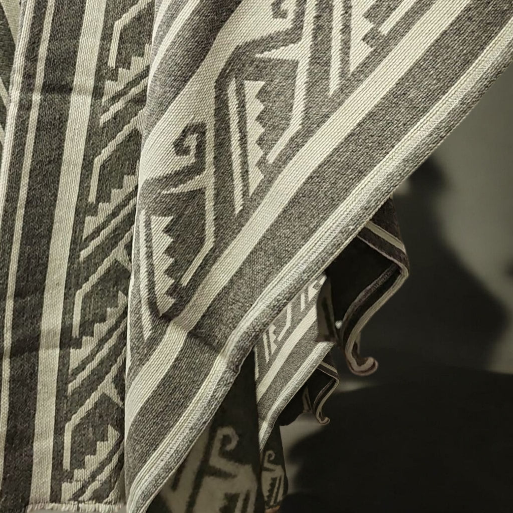 Ponchos gris en pure laine de lama