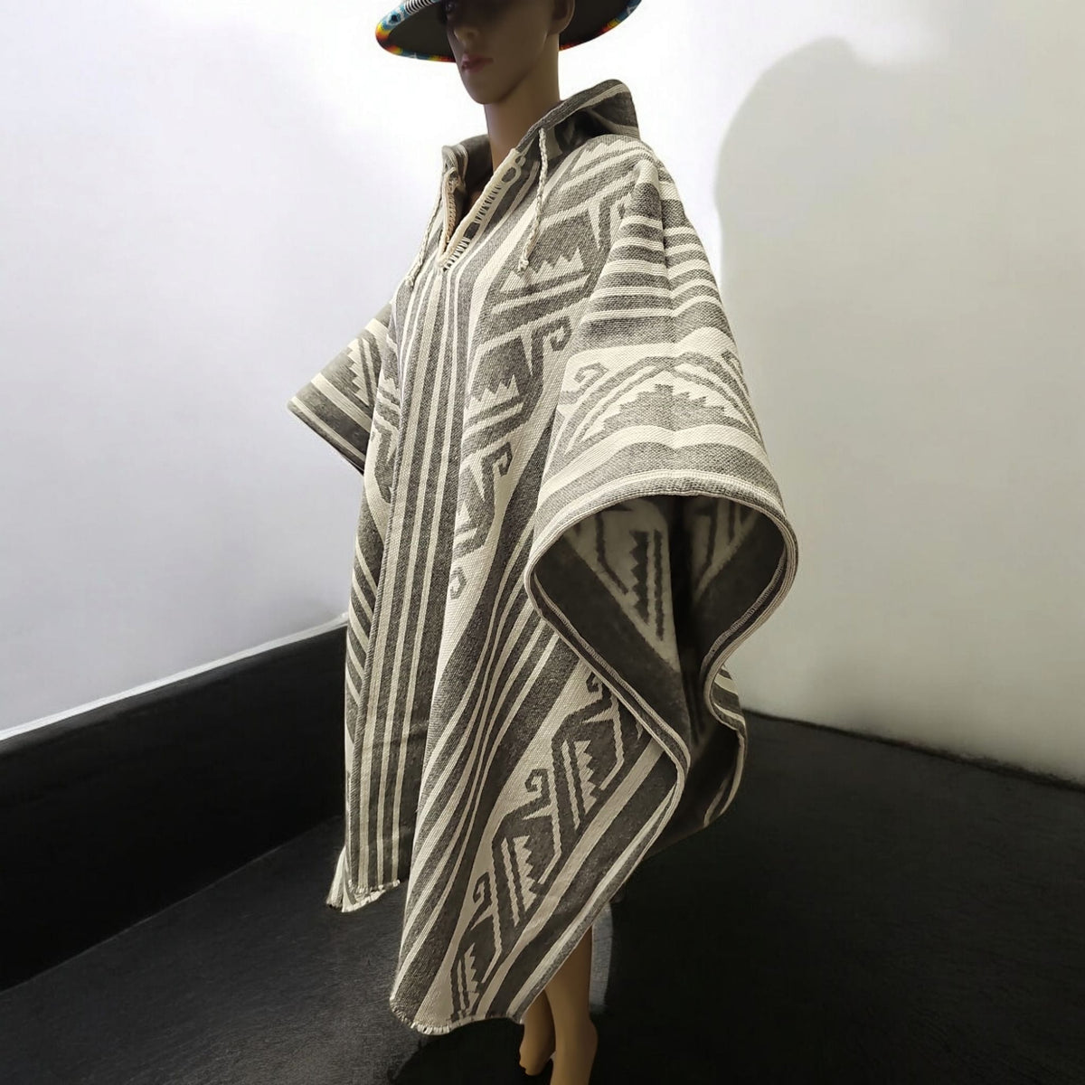 Ponchos gris en pure laine de lama