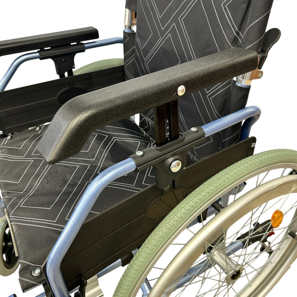 Ezee Life CH1098 Super Lightweight Folding Wheelchair - 24 lb Aluminium Frame for Easy Mobility in Canada